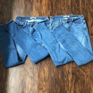 2 pairs Levi jeans